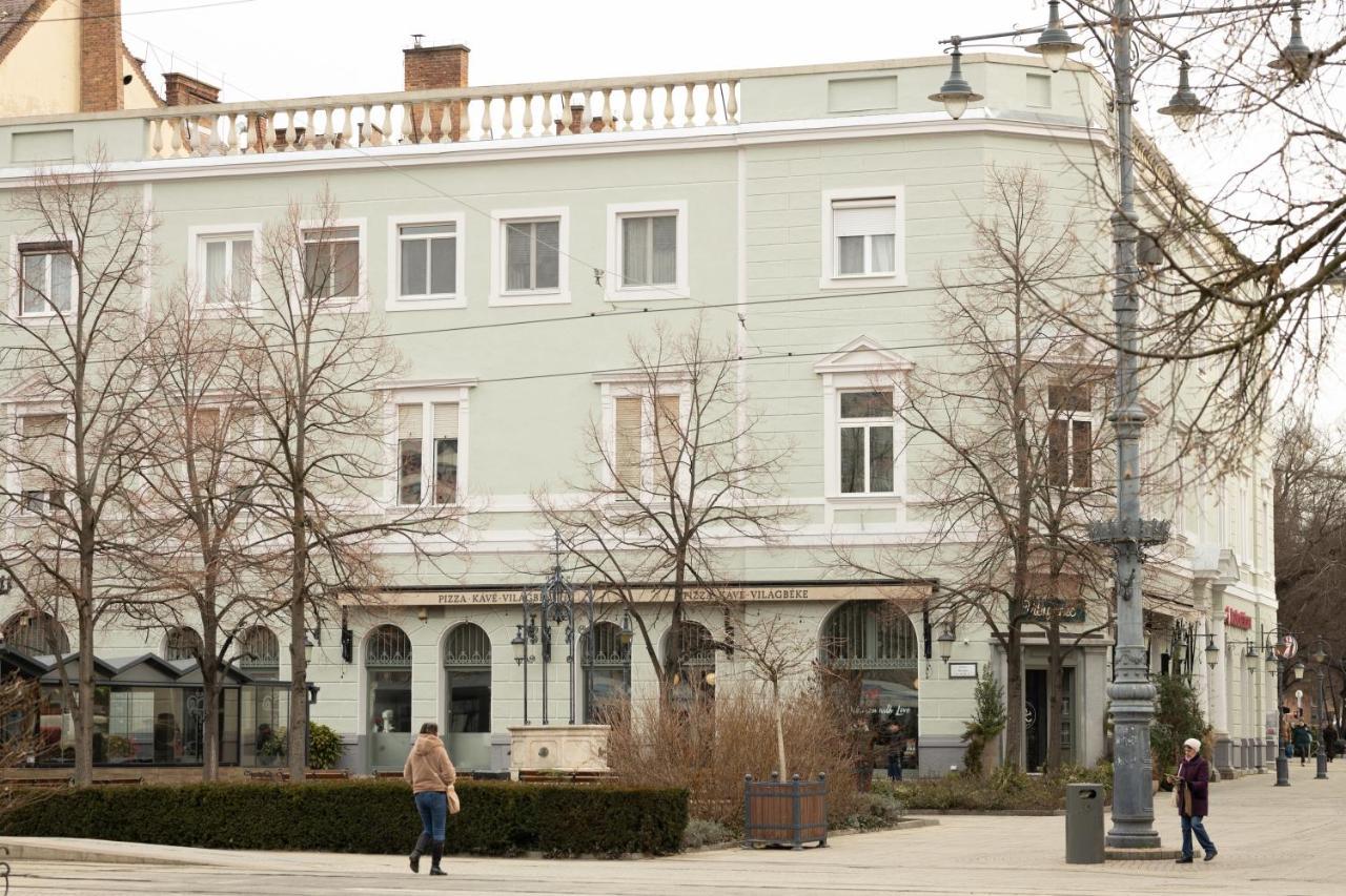 Square 2 Debrecen Exterior foto
