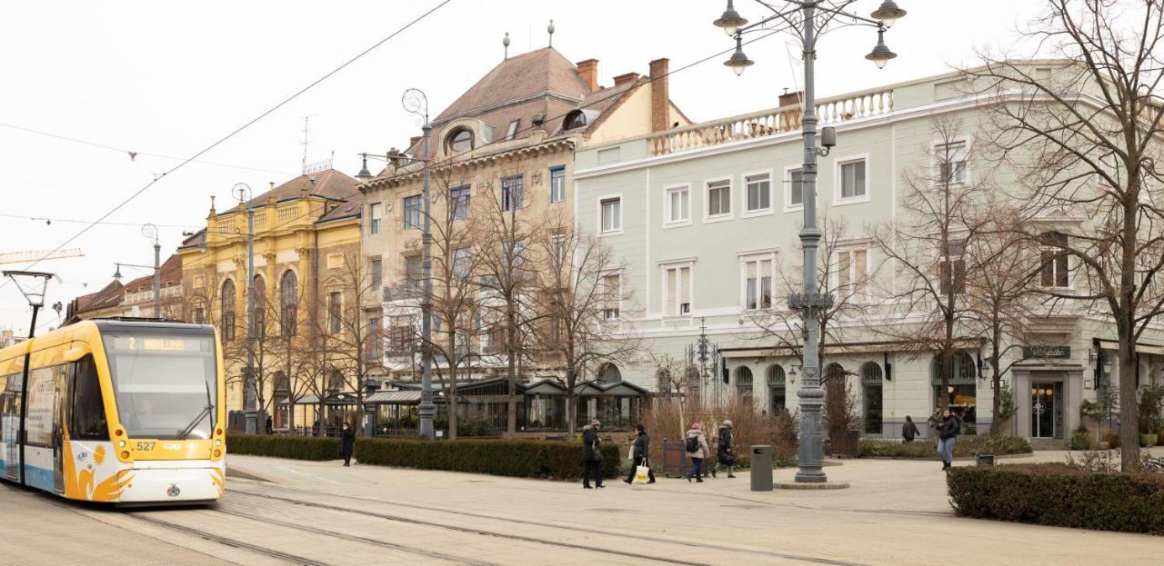 Square 2 Debrecen Exterior foto
